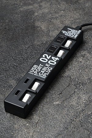 CABLE PLUG & USB PORT BLACK
