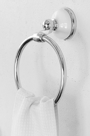 LUX Towel Ring